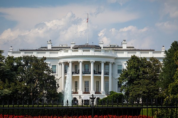 配资114查询网 被解雇FBI官员起诉特朗普政府 称“遭报复”